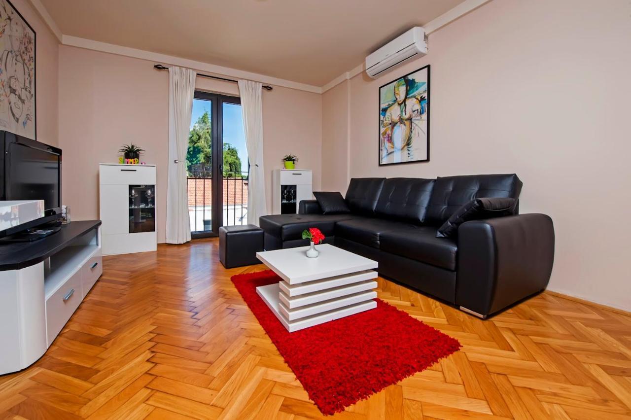 Apartman Bellana Apartment Ровин Екстериор снимка