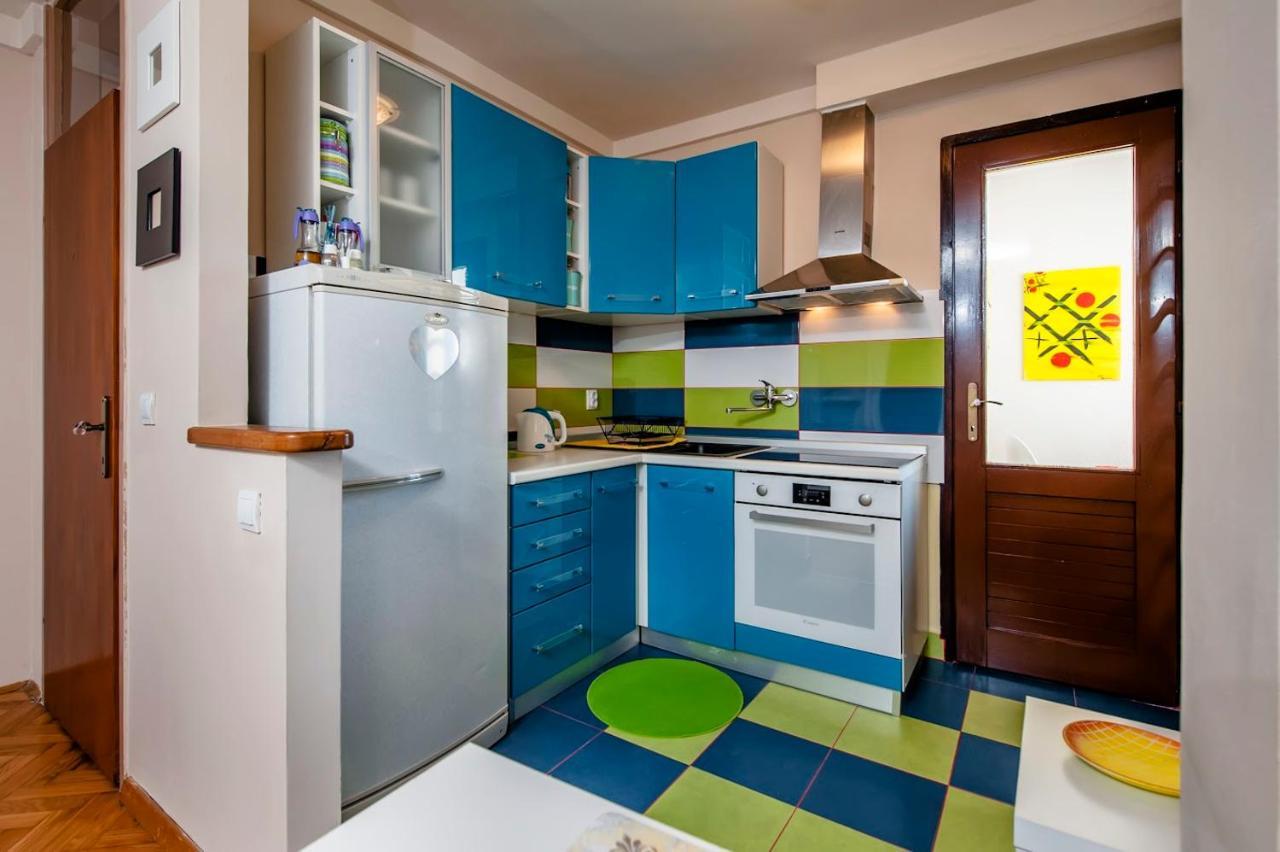 Apartman Bellana Apartment Ровин Екстериор снимка