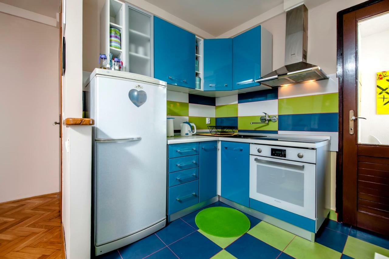 Apartman Bellana Apartment Ровин Екстериор снимка
