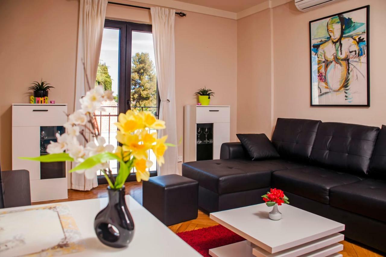Apartman Bellana Apartment Ровин Екстериор снимка