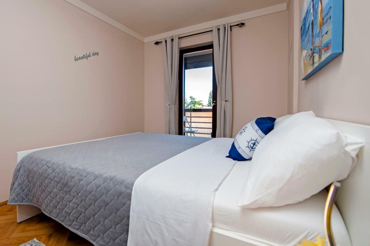 Apartman Bellana Apartment Ровин Екстериор снимка