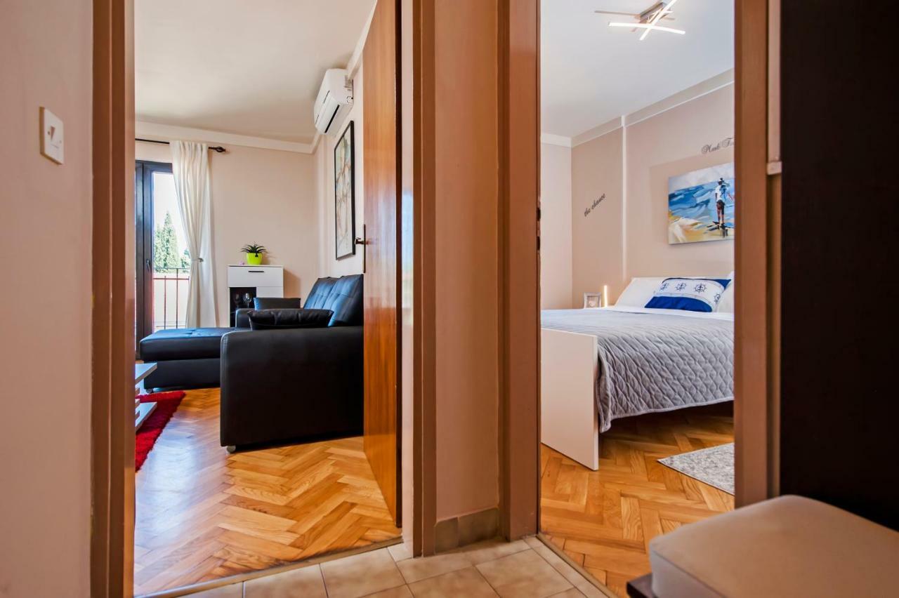 Apartman Bellana Apartment Ровин Екстериор снимка