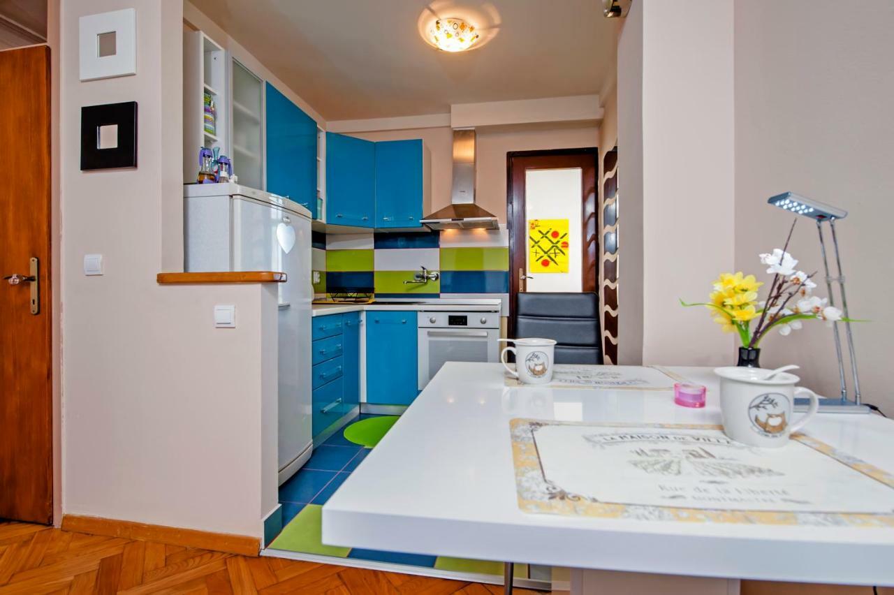 Apartman Bellana Apartment Ровин Екстериор снимка