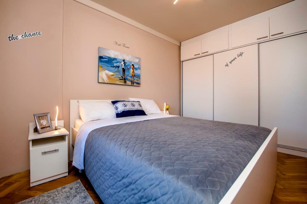 Apartman Bellana Apartment Ровин Екстериор снимка
